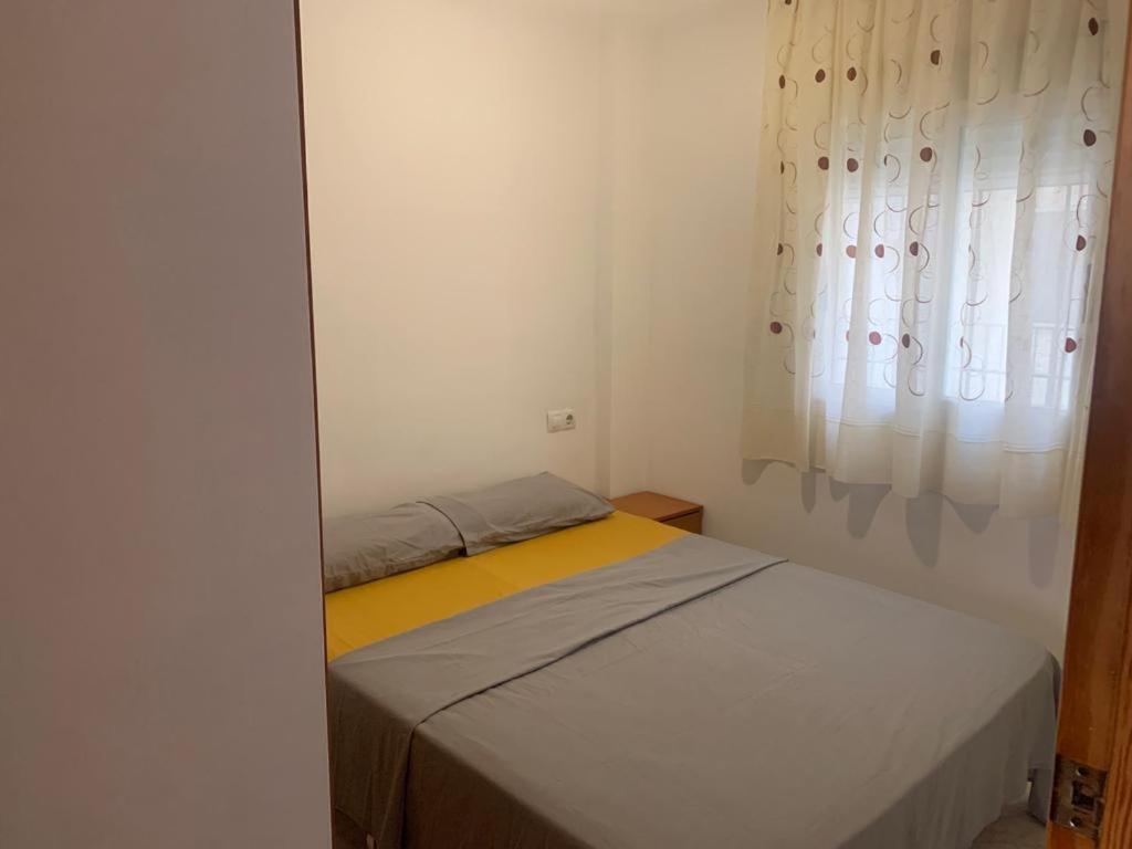 Alquilo Hermoso Apartamento En La Paradisiaca Oropesa Del Mar, 2Habitaciones, 1 Bano, Cocina, Salon, Aire Acondicionado Y Balcon A 400 Metros De La Playa Morro De Gos, Muy Cerca De Supermercados, Comercios Y Bares Ngoại thất bức ảnh