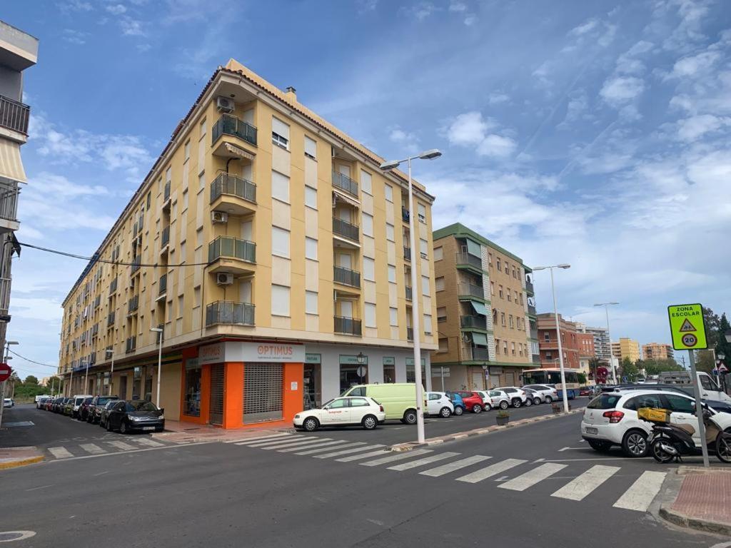 Alquilo Hermoso Apartamento En La Paradisiaca Oropesa Del Mar, 2Habitaciones, 1 Bano, Cocina, Salon, Aire Acondicionado Y Balcon A 400 Metros De La Playa Morro De Gos, Muy Cerca De Supermercados, Comercios Y Bares Ngoại thất bức ảnh