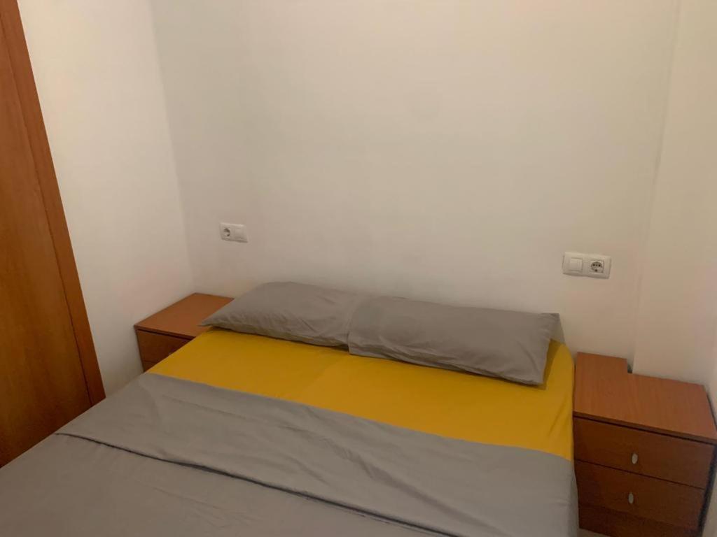 Alquilo Hermoso Apartamento En La Paradisiaca Oropesa Del Mar, 2Habitaciones, 1 Bano, Cocina, Salon, Aire Acondicionado Y Balcon A 400 Metros De La Playa Morro De Gos, Muy Cerca De Supermercados, Comercios Y Bares Ngoại thất bức ảnh